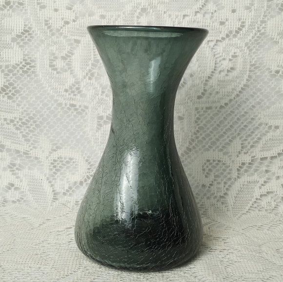 Rare 1950s Wayne Husted Blenko Charcoal Gray Crackle Glass Sheaf Vase #5318